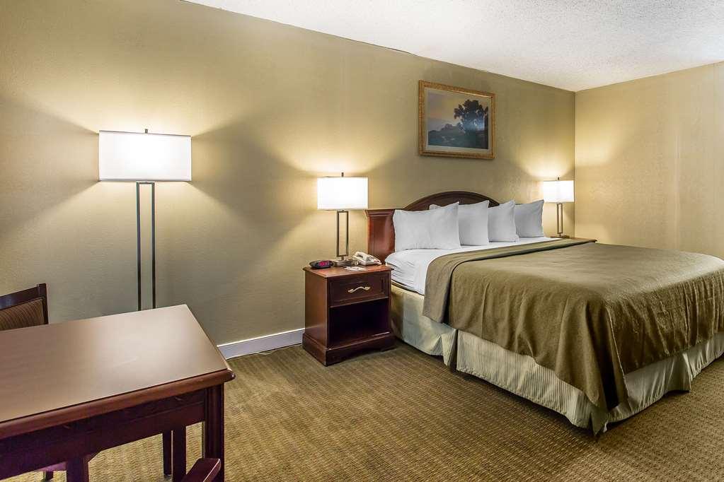 Rodeway Inn ลอว์ตัน ห้อง รูปภาพ