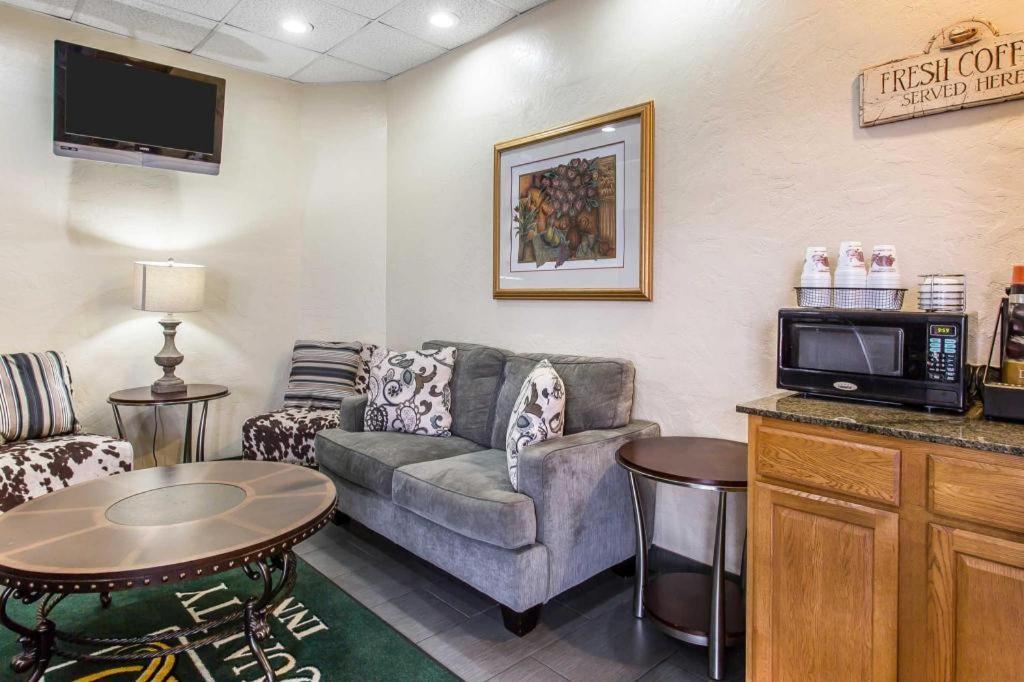 Rodeway Inn ลอว์ตัน ภายนอก รูปภาพ